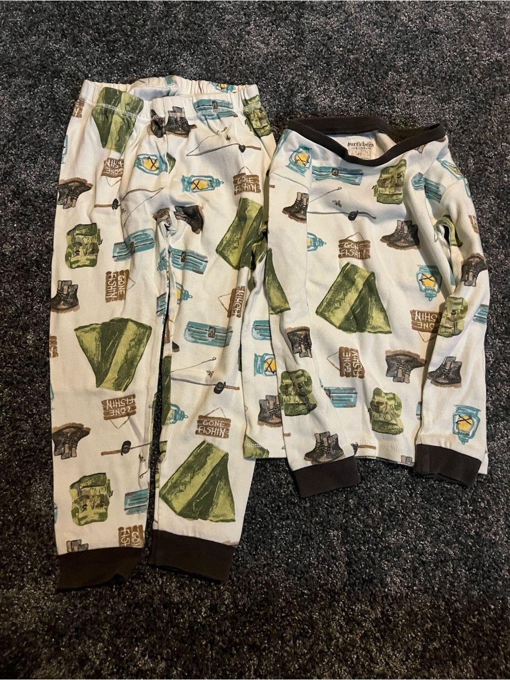 Burt’s Kids Kids Camping Print Pajama Set - Green & Blue. 4Y